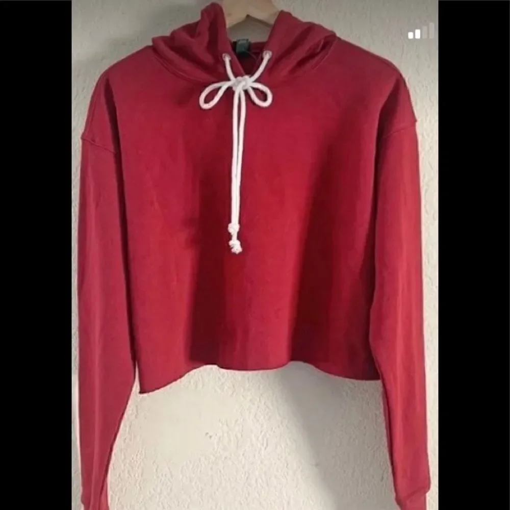🛍Wild Fable Red Cropped Hoodie Drawstring Size Medium - Picture 2 of 8